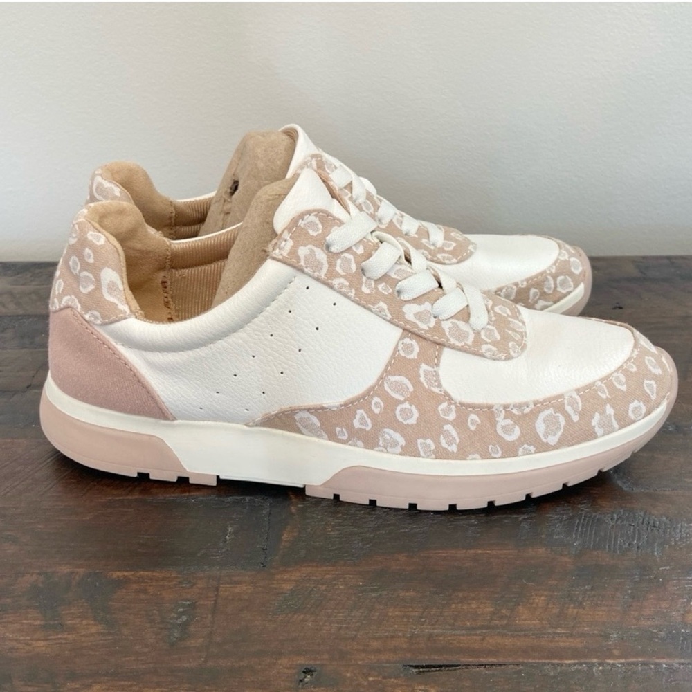 Life Stride Horizon Faux Leather Slip-On Sneakers White Blush Leopard Size 7